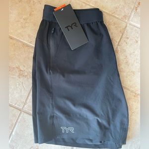 TYR UNBROKEN SHORT 7” linerless